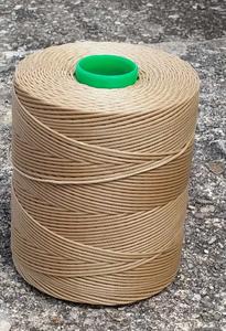 Grosse bobine de fil "ciré" à surlier ou coudre. (500 mètres). Hand sewing thread